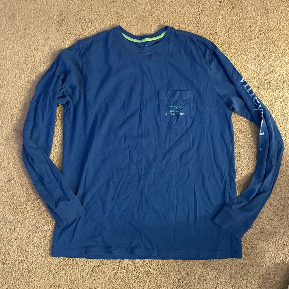 Men’s long sleeve vineyard vines T-shirt